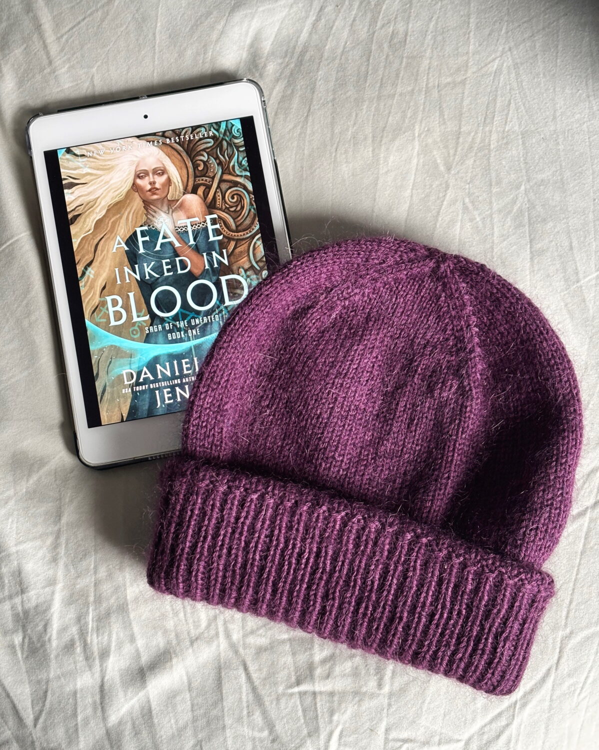 a fate inked in blood and sandnes garn double sunday beanie